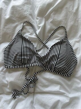 La Vi En Rose Black & White Striped Bikini Top